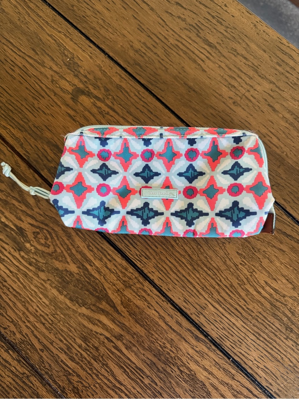 Vera Bradley Floral Makeup Bag Pouch Multicolor Zip Water GEO - Picture 2 of 11
